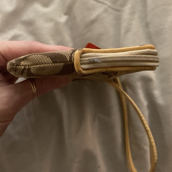 Coach Signature Accordion Zip Wristlet Wallet – Brown Canvas - Picture 4 of 13